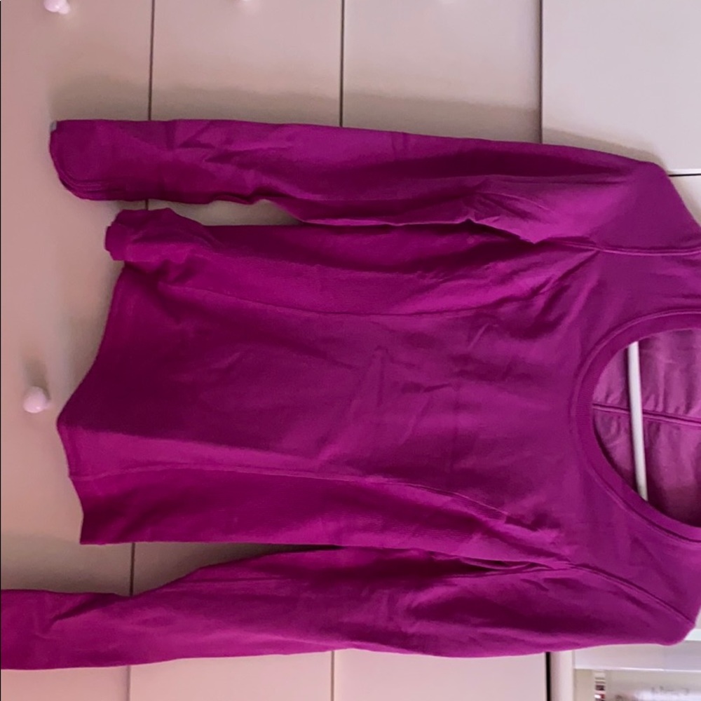 Lululemon workout long sleeve